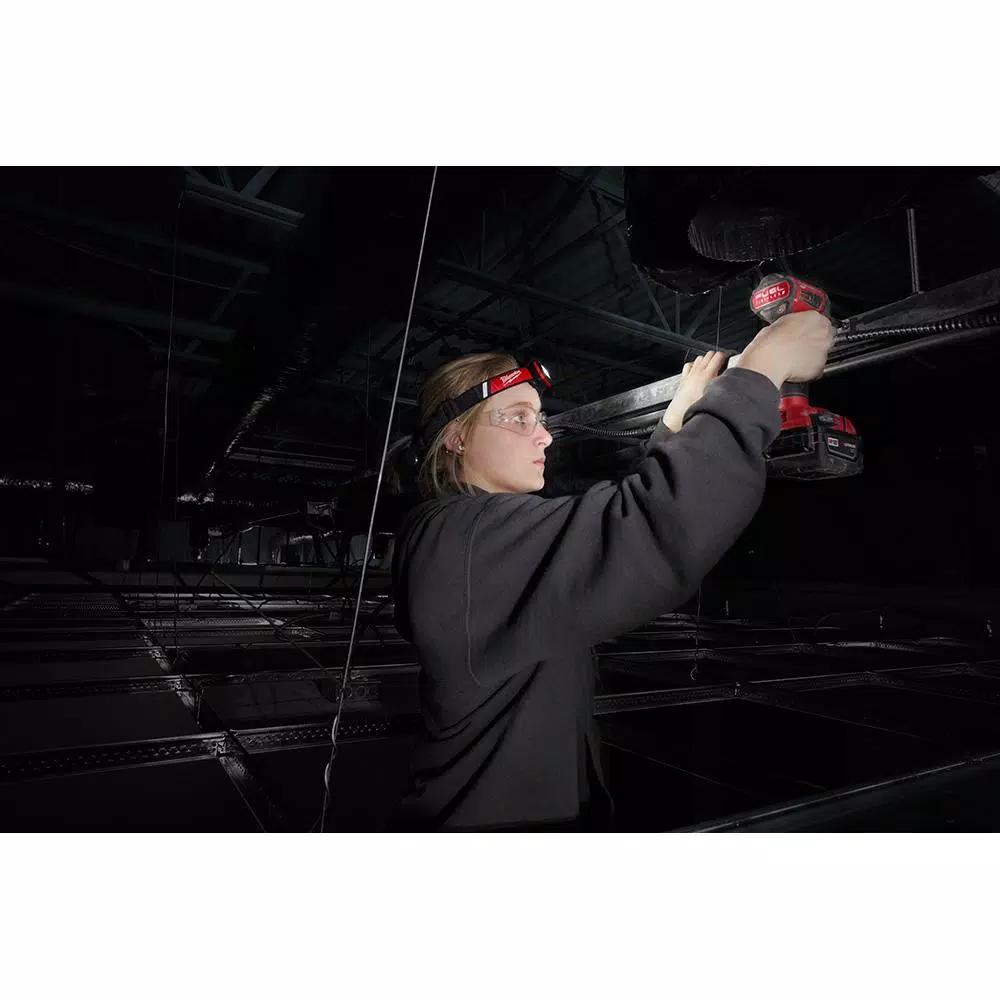 Milwaukee 600 Lumen USB Rechargeable Low-Profile Headlamp with BOLT Type 1 Class C Vented Hard Hat Bundle