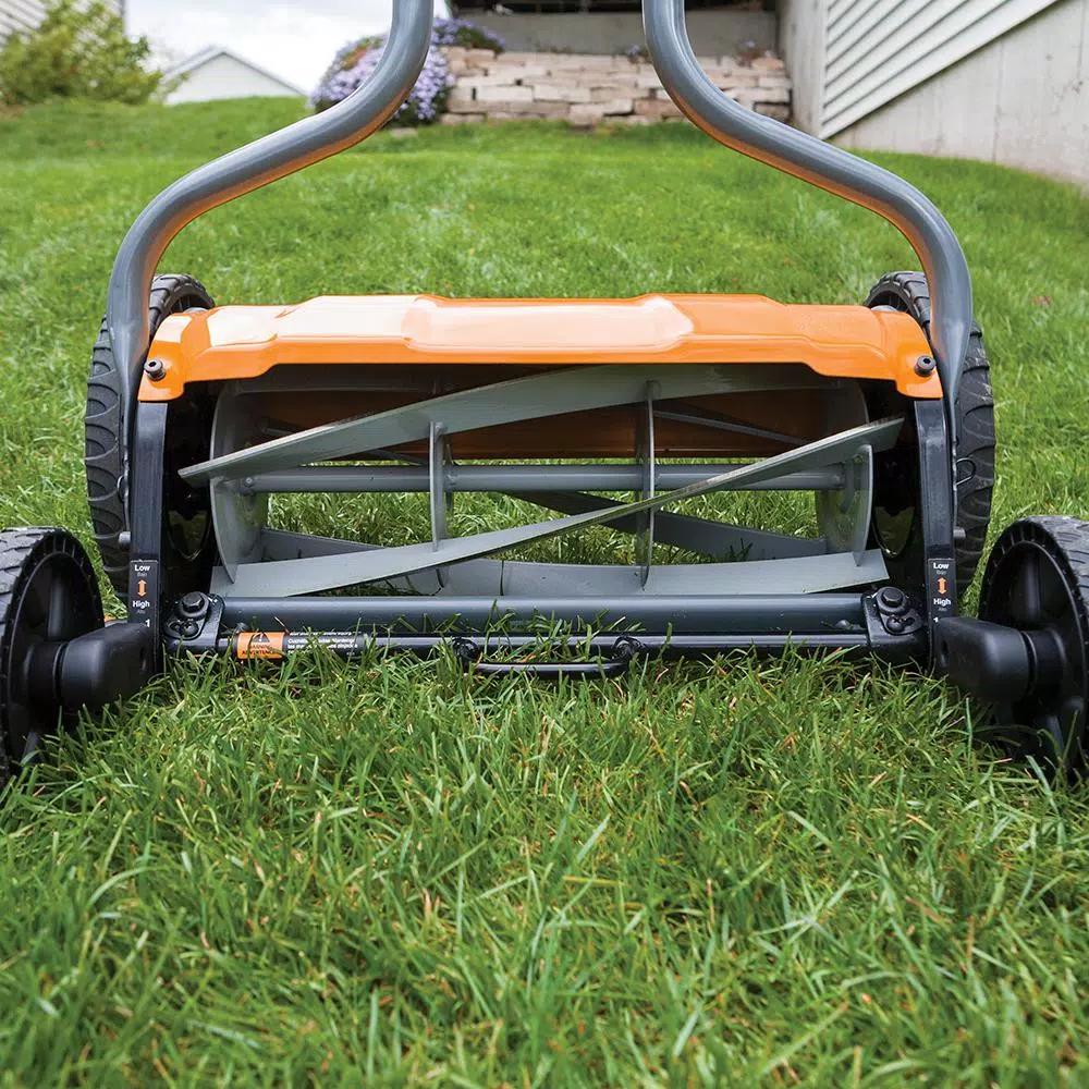 Fiskars StaySharp 17 in. Manual Push Reel Mower, Non-Electric Walk Behind