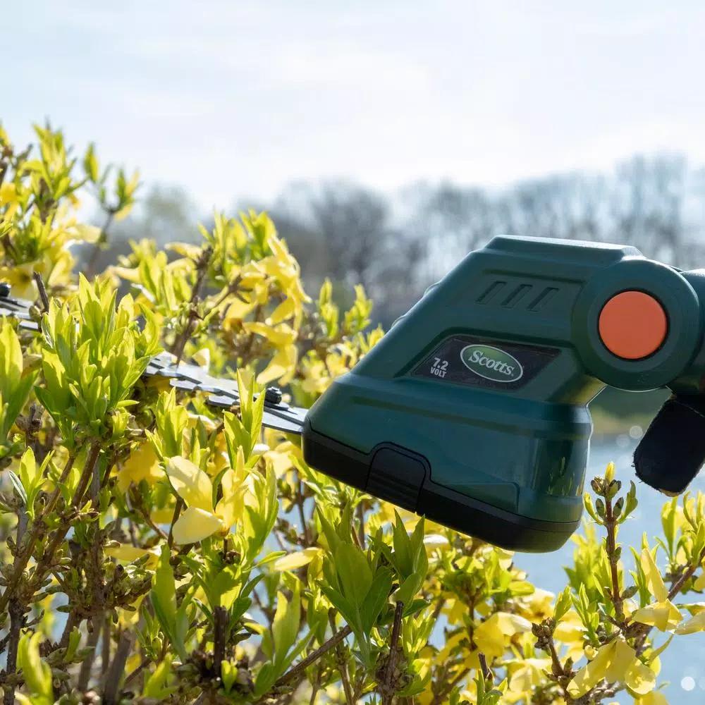 Scotts 7.2V Cordless Telescoping Pole Shrub Trimmer with 2 Ah Battery and Charger