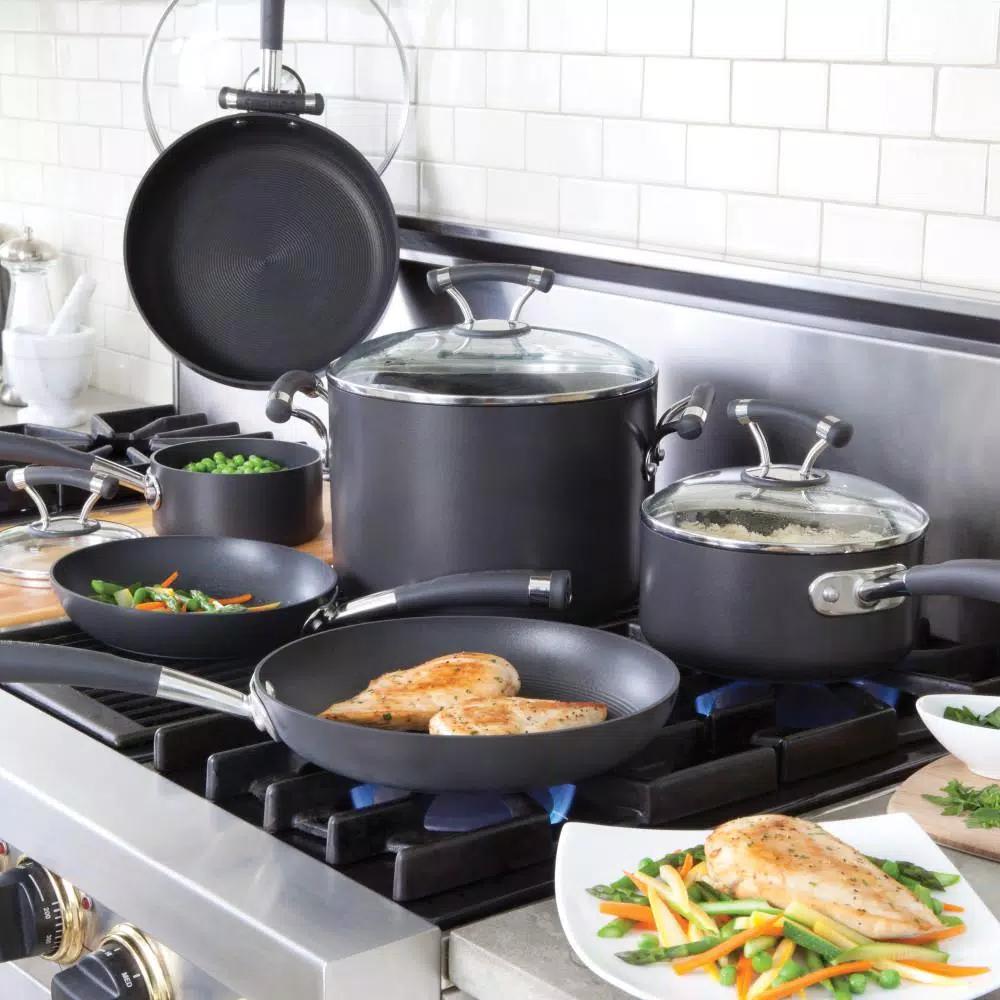 Circulon Contempo 11 in. Hard-Anodized Aluminum Nonstick Skillet with Lid, Black