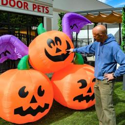 ALEKO's 6 ft. Pre-Lit Winged Jack-O-Lantern Trio Halloween Inflatable Decor thumbnail 5