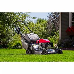 Honda 21 in. Self-Propelled Gas Walk Behind Lawn Mower with Electric Start thumbnail 9