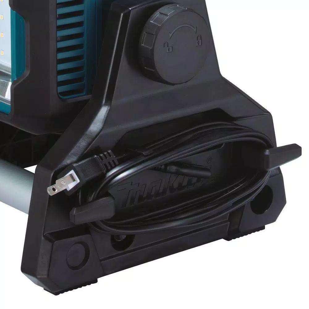 Makita 18V LXT Cordless/Corded LED Work Light, 3000 Lumens, IP65 Rated (DML811)