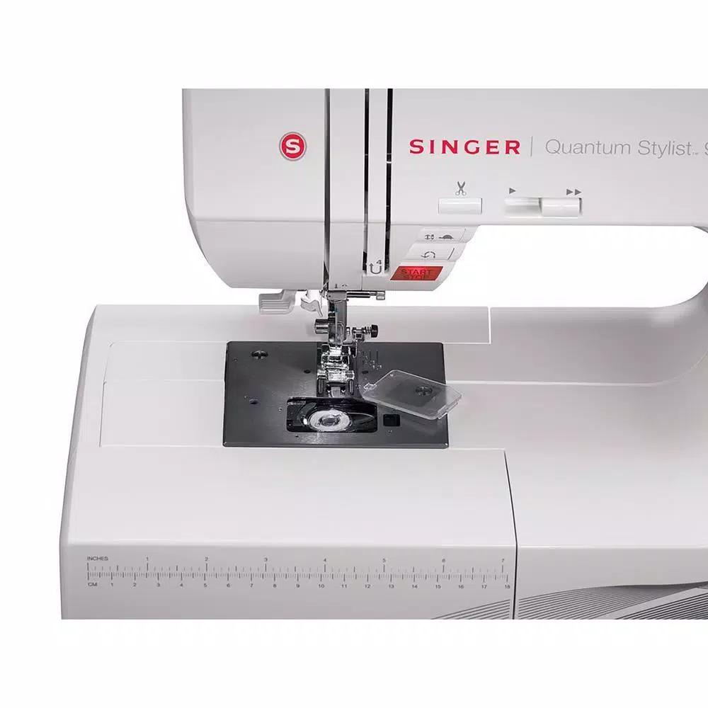 SINGER Quantum Stylist 600-Stitch Sewing Machine with LCD Screen and Extension Table