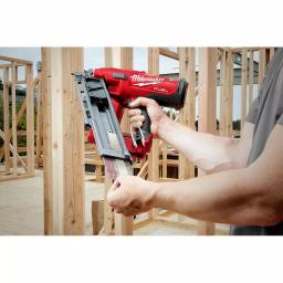 Milwaukee M18 FUEL 3-1/2 in. 30-Degree Cordless Framing Nailer Kit with Performance Safety Glasses thumbnail 10