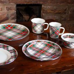 Golden Rabbit Highland Plaid 8 in. Enamelware Round Salad Plate Set of 4 thumbnail 7