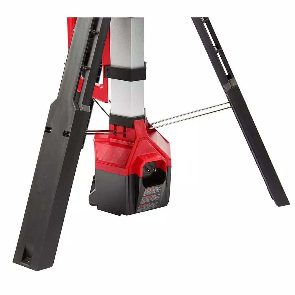 Milwaukee M18 ROCKET Dual Power Tower Light with 8.0 Ah XC Battery