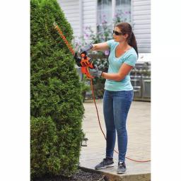 BLACK+DECKER 16 in. Corded Electric Hedge Trimmer with SAWBLADE, 3.0 Amp thumbnail 9