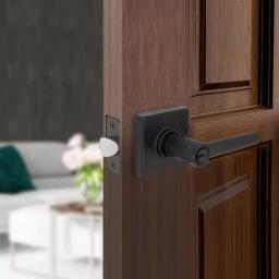Defiant Highland Matte Black Keyed Entry Door Lever with Square Rose thumbnail 2