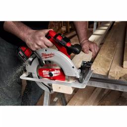 Milwaukee M18 7-1/4 in. Brushless Cordless Circular Saw Kit with 5.0 Ah Battery and PACKOUT 10 in. Compact Tool Box thumbnail 7