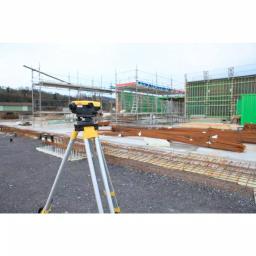 Leica NA324 10 in. Optical Level, 360 Degree Automatic Air-Damped Compensator thumbnail 2
