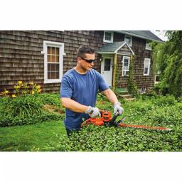 Black+Decker 20 in. 3.8 Amp Corded Electric Hedge Trimmer with Sawblade Feature thumbnail 8