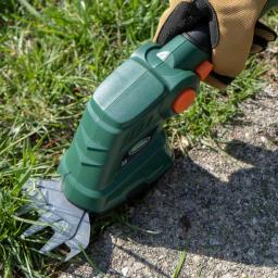 Scotts 7.2V Cordless Grass and Shrub Shear Combo with 2 Ah Lithium-Ion Battery and Charger thumbnail 3