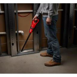 Milwaukee M12 12V Cordless LED Lantern/Flood Light & Compact Vacuum Kit with 3.0 Ah Battery thumbnail 4