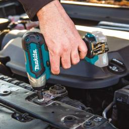 Makita 12V MAX CXT 1/4 in. Sq. Drive Cordless Impact Wrench with 4.0Ah Battery thumbnail 4