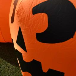 ALEKO's 6 ft. Pre-Lit Winged Jack-O-Lantern Trio Halloween Inflatable Decor thumbnail 4