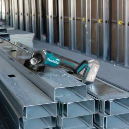Makita 18V LXT Brushless 4-1/2"/5" Paddle Switch Angle Grinder Kit with 5.0Ah Battery thumbnail 6