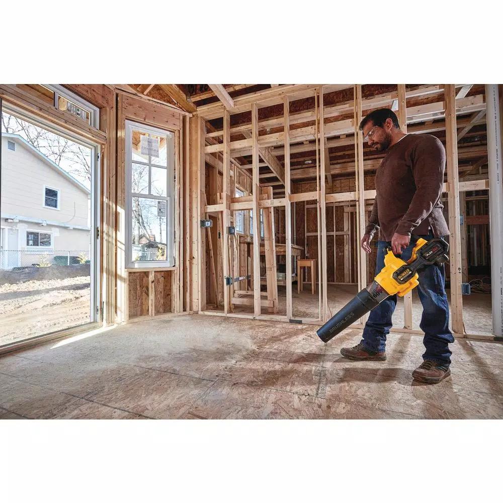 DEWALT 60V MAX FLEXVOLT Brushless 15 in. String Trimmer with Bonus 600 CFM Blower Kit