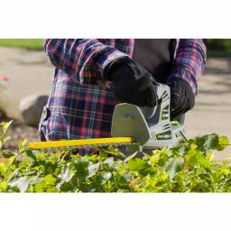 Earthwise 17 in. 2.8 Amp Corded Electric Hedge Trimmer thumbnail 5