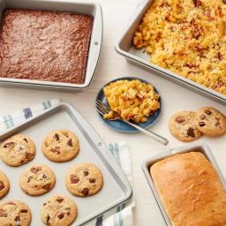 Wilton Recipe Right 4-Piece Non-Stick Steel Bakeware Set thumbnail 2