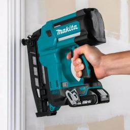 Makita 18V LXT Cordless 16-Gauge Straight Finish Nailer Kit (2.5 in.) with (2) 2.0 Ah Batteries & Charger thumbnail 3