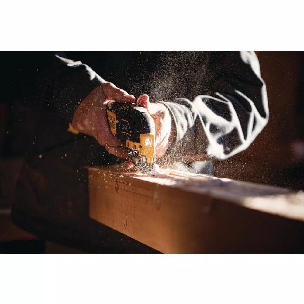 DEWALT 20V MAX XR Brushless 3-Speed Oscillating Multi-Tool Kit with 4.0Ah Battery and Charger