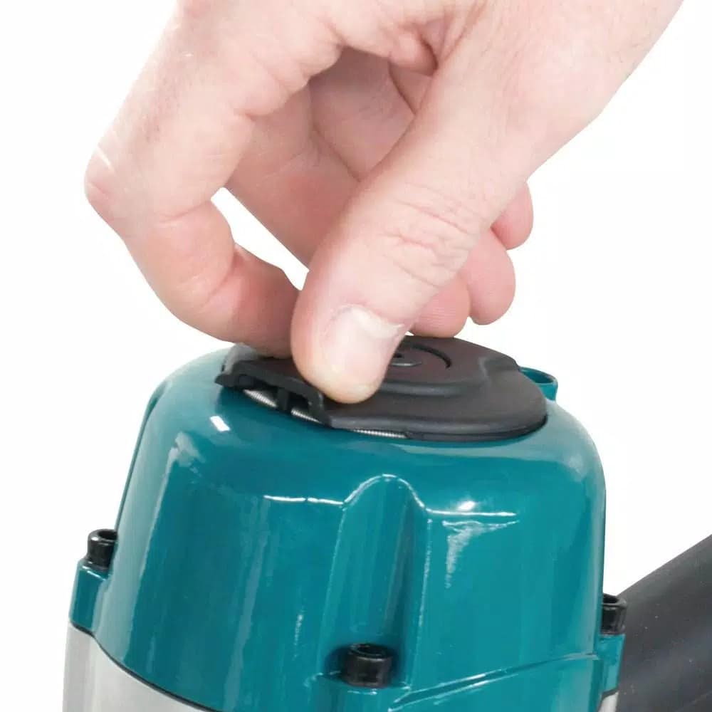 Makita 15-Gauge 34° Angled Finish Nailer, 1-1/4 in. to 2-1/2 in.