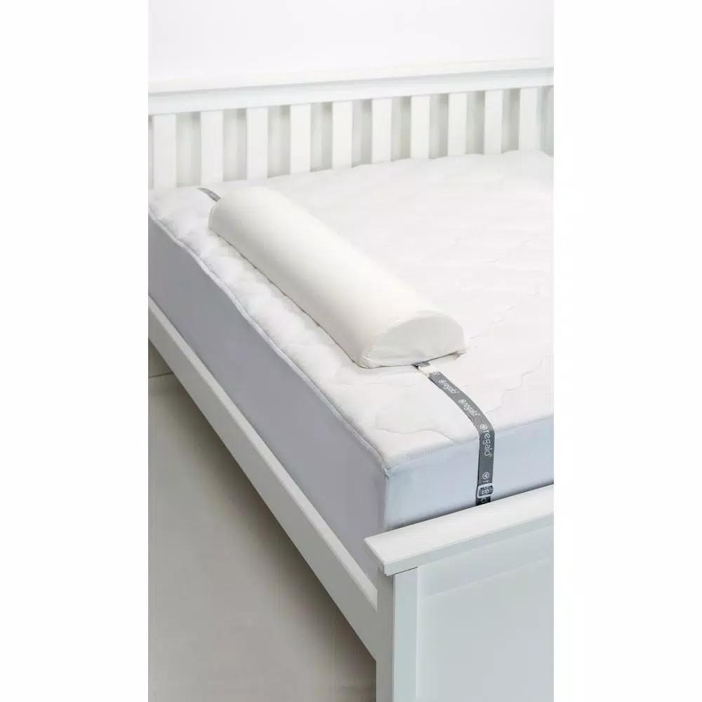 Regalo Single Foam Bed Bumper for Kids, Safety Bed Rail with Mattress Strap