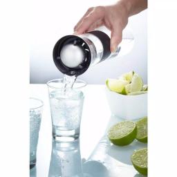 GEFU Borosilicate Glass Carafe with Innovative Ball Stopper - 1L thumbnail 2