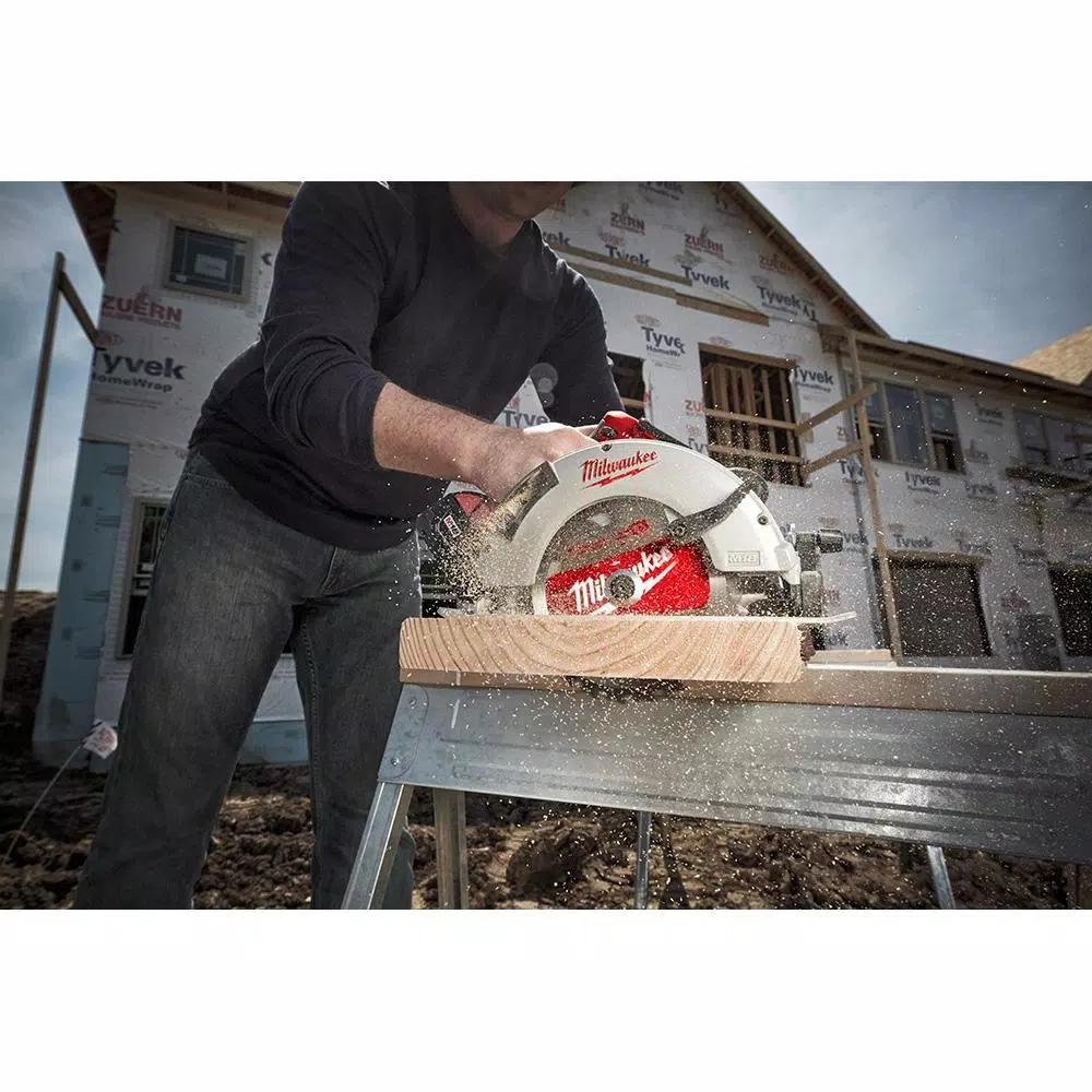 Milwaukee M18 7-1/4 in. Brushless Cordless Circular Saw Kit with 5.0 Ah Battery and PACKOUT 10 in. Compact Tool Box