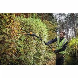 DEWALT 20V MAX Cordless Pole Hedge Trimmer Kit with 4.0Ah Battery, Charger, Sheath and Shoulder Strap thumbnail 3
