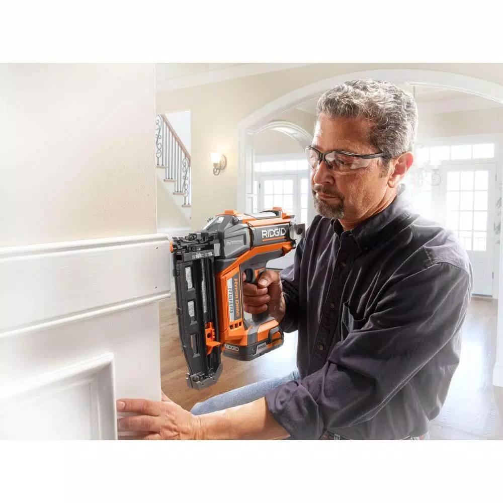RIDGID 18V Cordless Brushless HYPERDRIVE 16-Gauge 2-1/2 in. Straight Finish Nailer Kit