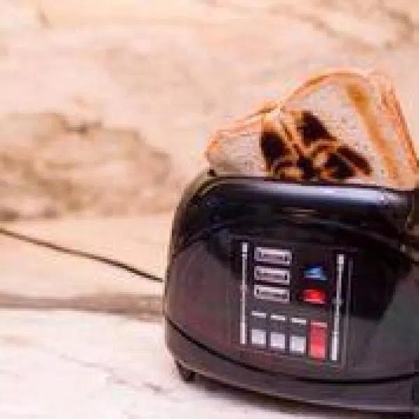 Uncanny Brands Star Wars Empire Collection Darth Vader 2-Slice Toaster
