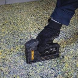 DEWALT Carbon Fiber Composite Squeeze Tacker, 2-in-1 Stapler and Brad Nailer thumbnail 4