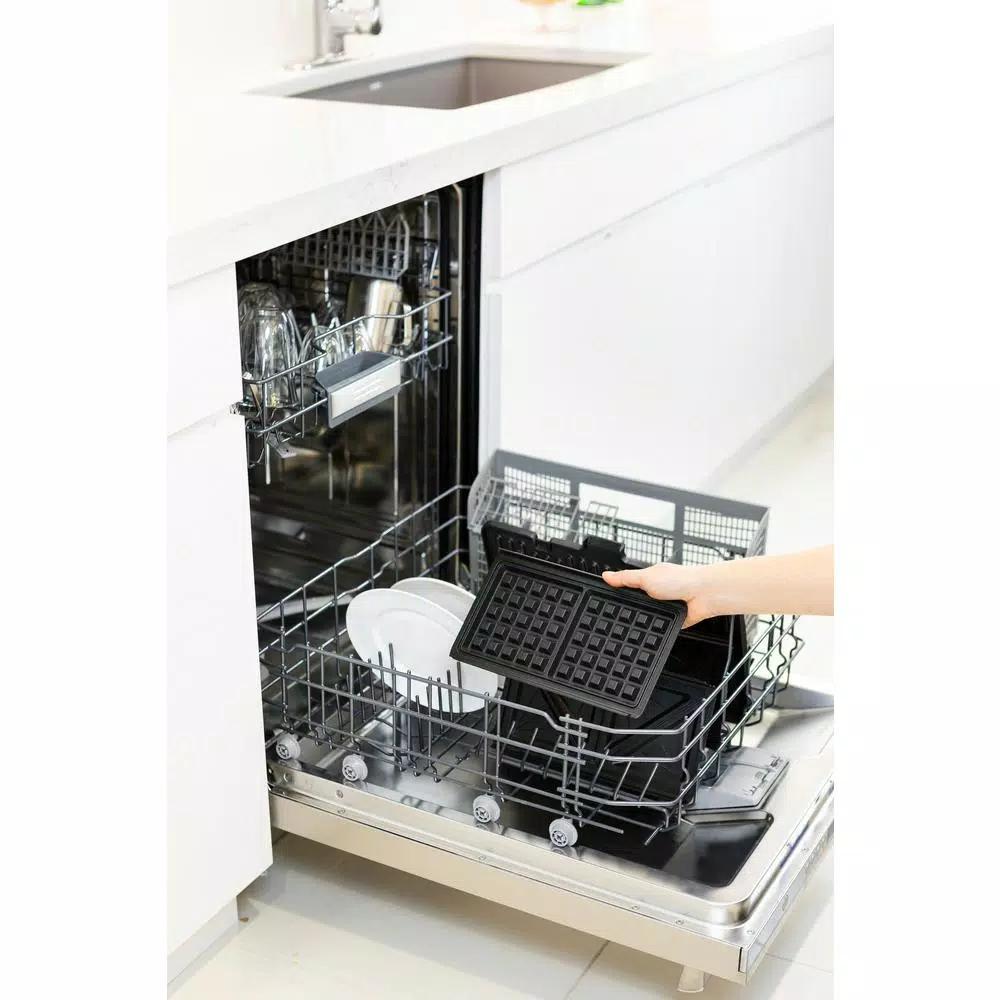 DeLonghi De'Longhi Livenza Compact 3-in-1 Indoor Grill, Sandwich Maker & Waffle Maker, 50 sq. in., Stainless Steel