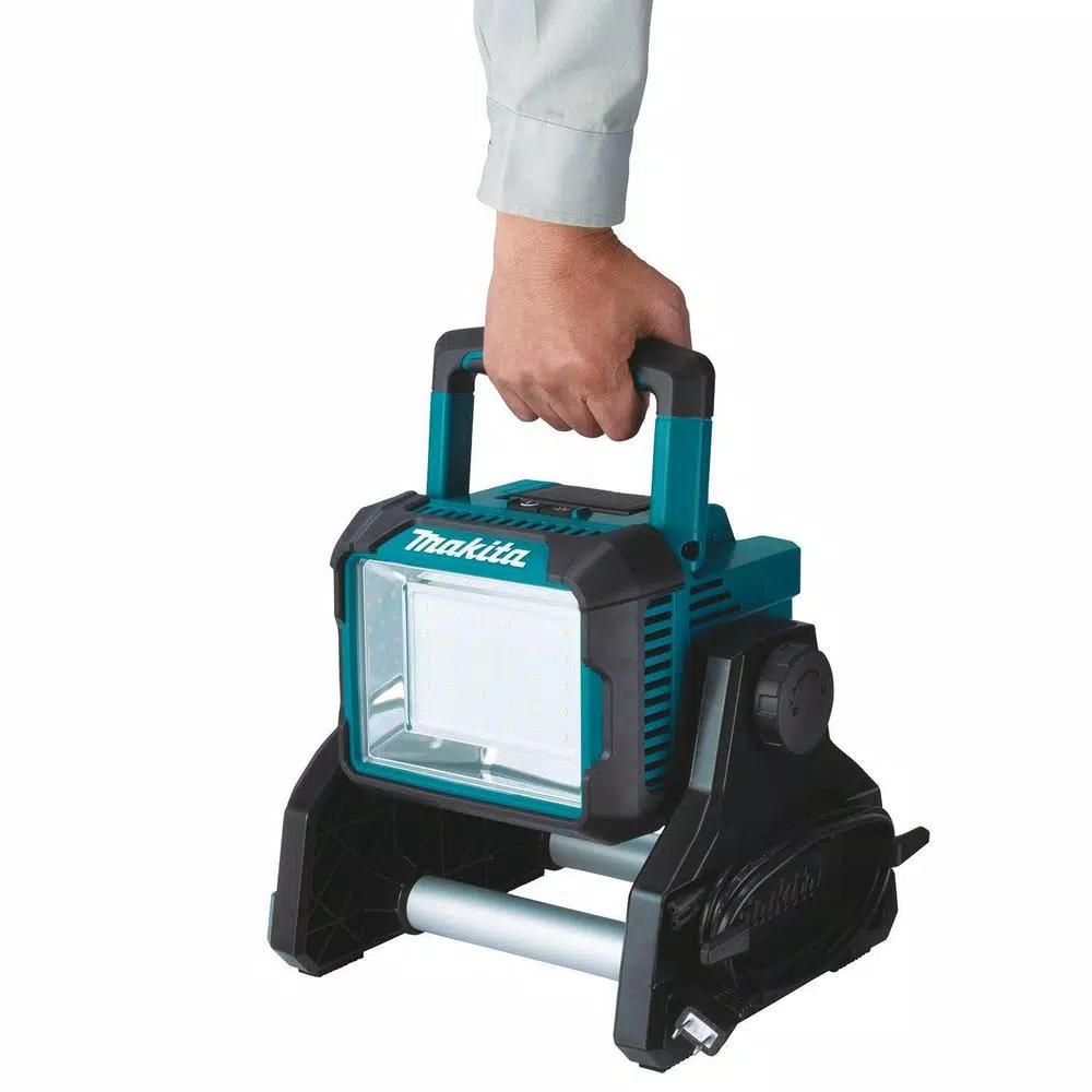 Makita 18V LXT Cordless/Corded LED Work Light, 3000 Lumens, IP65 Rated (DML811)
