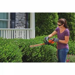 BLACK+DECKER 22 in. 4.0 Amp Corded Electric Hedge Trimmer with Dual-Action Hardened Steel Blades thumbnail 2