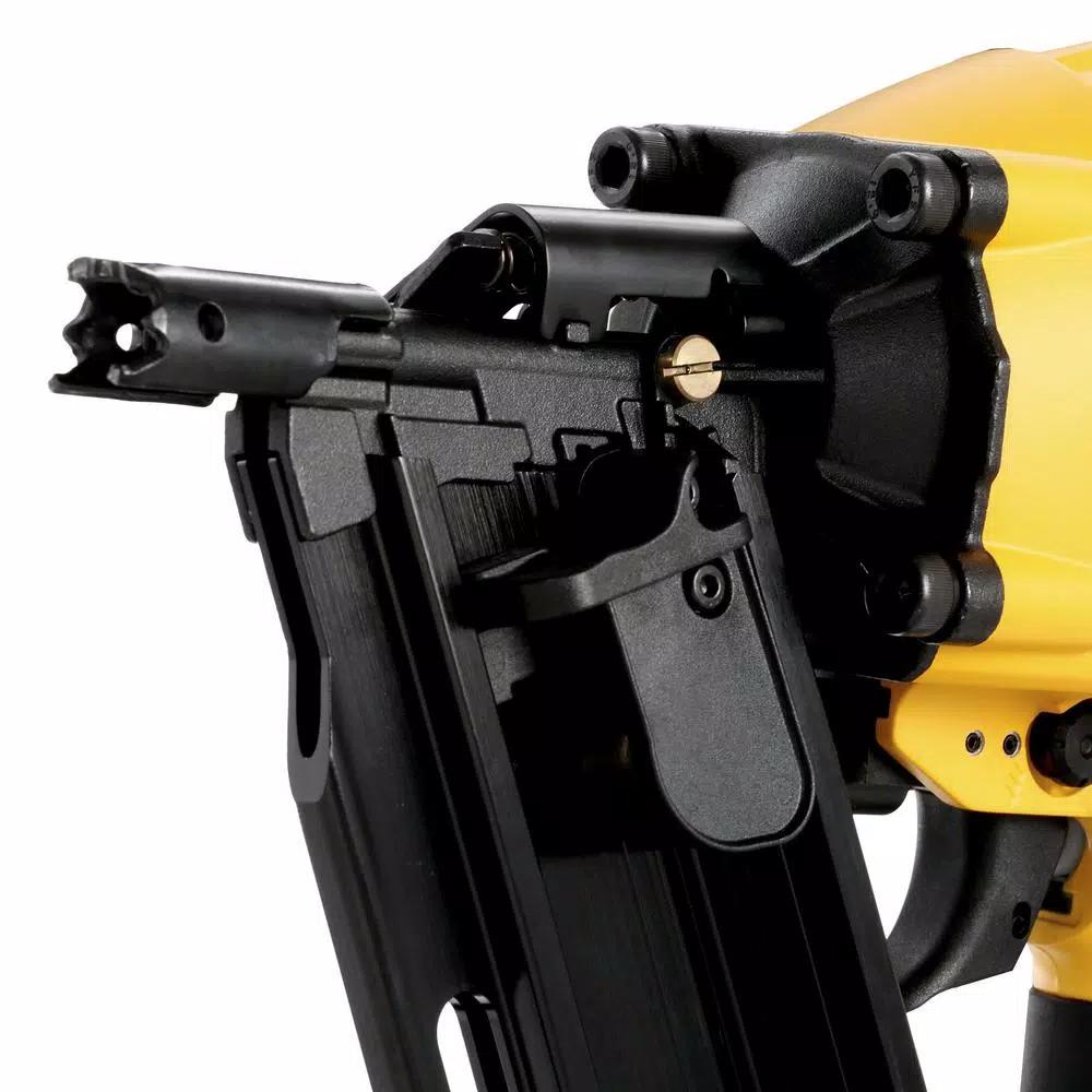 DEWALT DWHS 21-Degree Pneumatic Collated Framing Nailer with 2000-Pack Bonus 3 in. Metal Nails