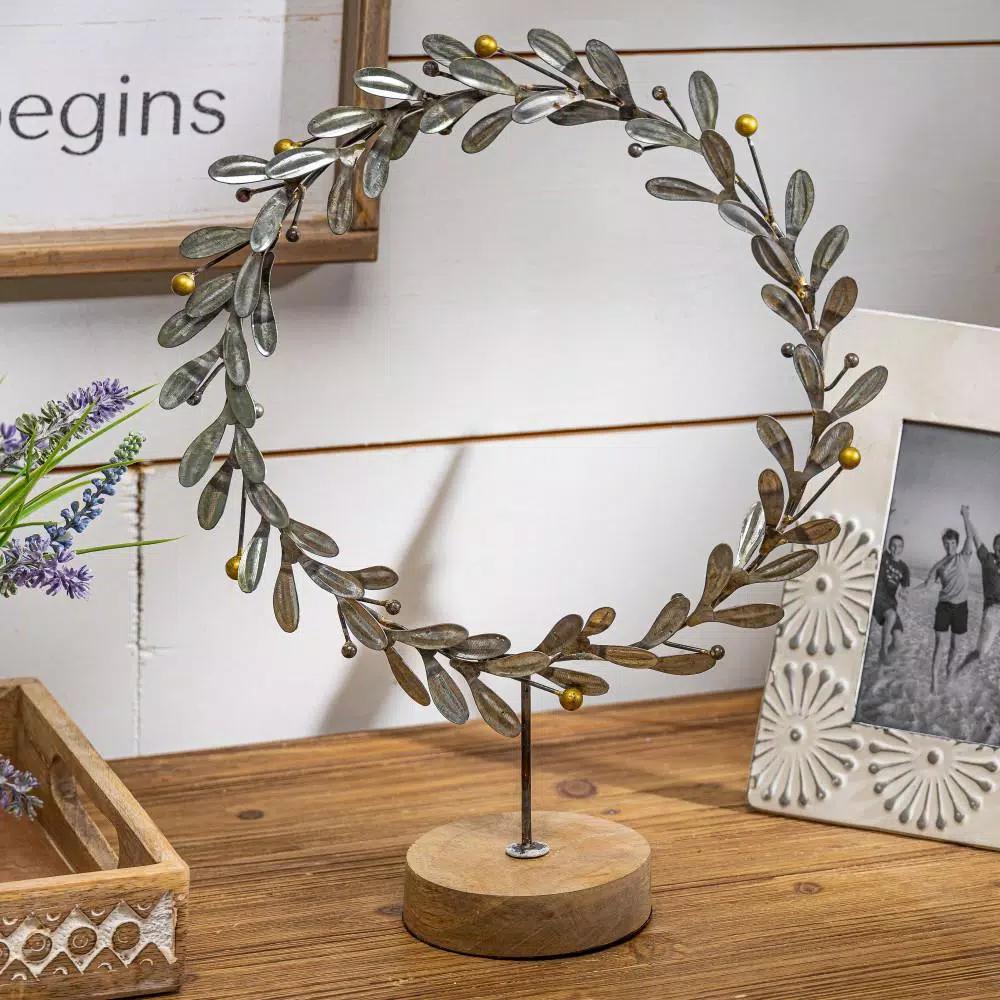 Unbranded 14.5 in. Metal Star Wreath with Golden Berries on Wooden Stand