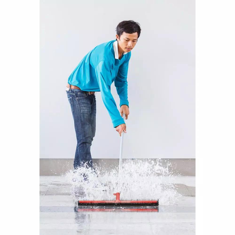 Alpine Industries 18 in. Dual Moss Rubber Professional Locking Floor Squeegee, Red