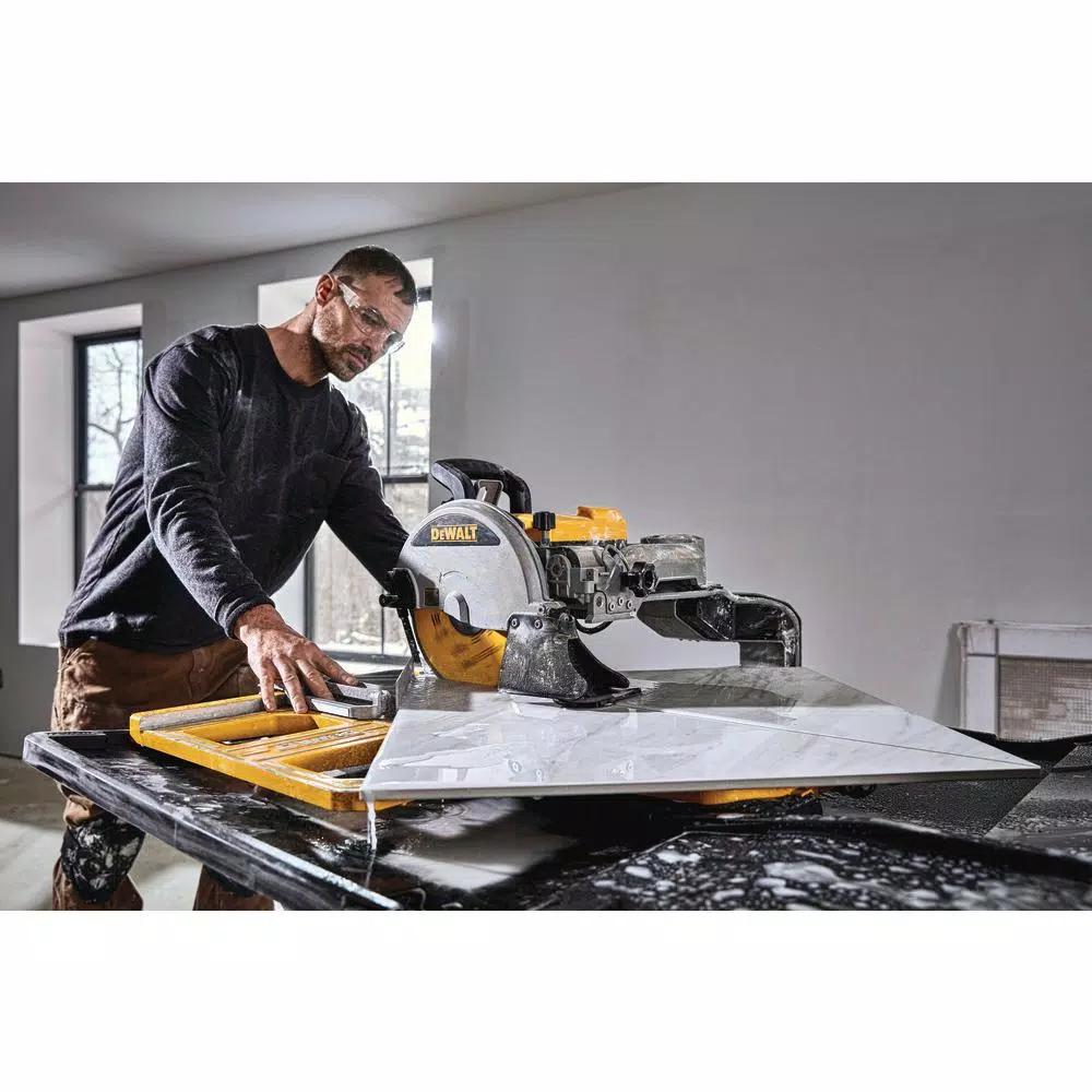 DEWALT 10 in. High Capacity Wet Tile Saw, 15 Amp Corded Specialty Saw for Porcelain