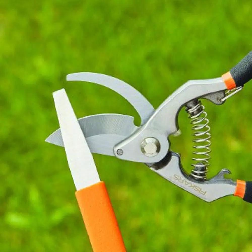 Fiskars 6 in. Diamond Coated Blade Sharpener for Gardening Tools
