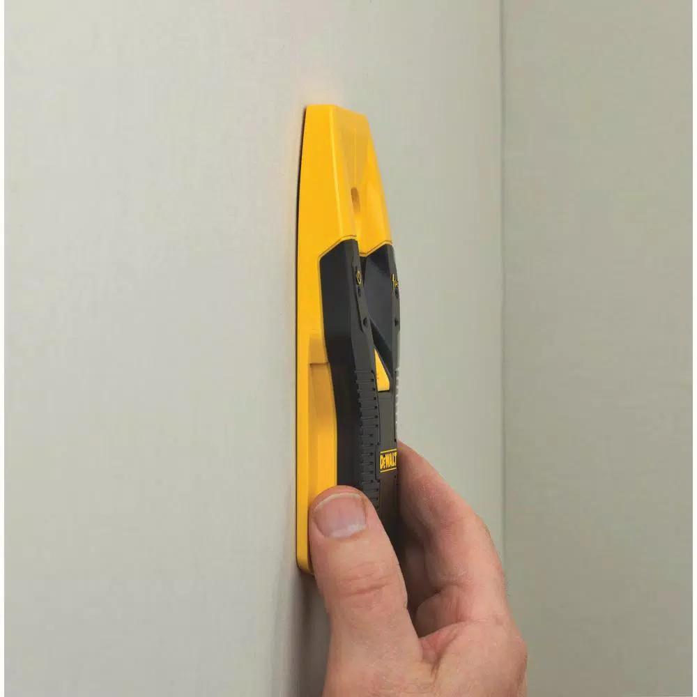 DEWALT Center Sensor Stud Finder with 9 in. Torpedo Level Bonus Set