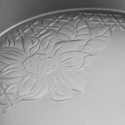 Gibson Home Gibson Country Kitchen 9 in. Round Silver Embossed Carbon Steel Non-Stick Cake Pan thumbnail 3