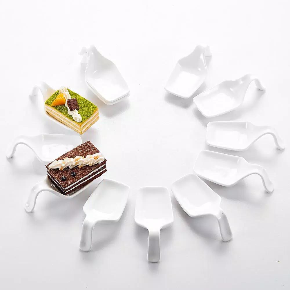 MALACASA 4.3 in. White Porcelain Ramekins Set of 12, Ceramic Serving Dishes for Creme Brulee and Souffle