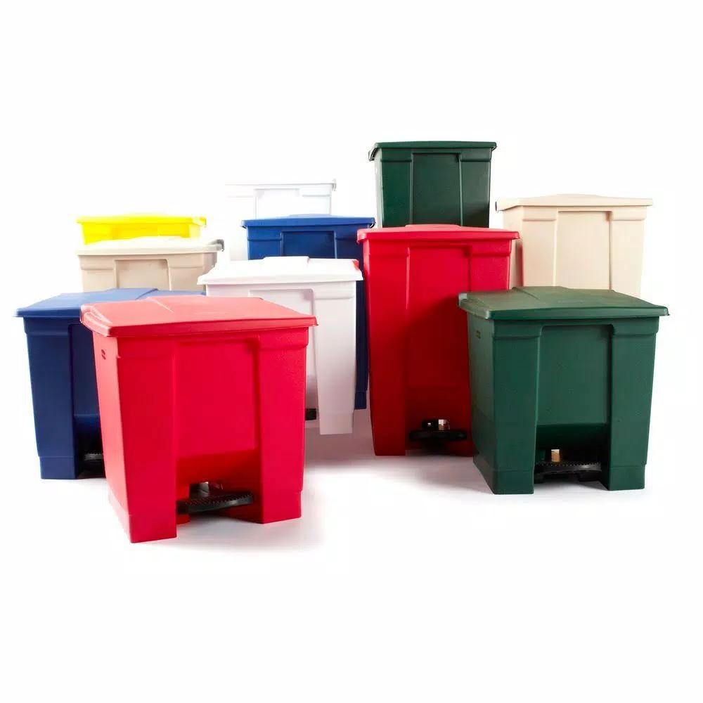 Rubbermaid Commercial Products 18 Gal. Red Fire-Safe Step-On Medical Trash Can, Puncture-Resistant Plastic