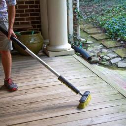 DocaPole Medium Bristle Deck Brush with 6-24 ft. Telescopic Extension Pole thumbnail 4