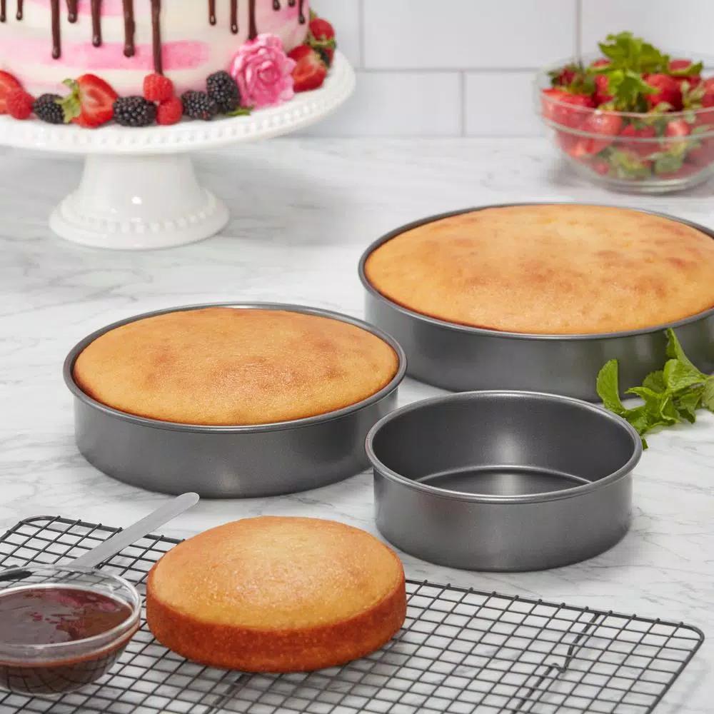 Chicago Metallic Professional Series 3-Piece Non-Stick Round Cake Pan Set