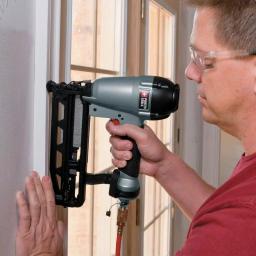 Porter-Cable 16-Gauge 2-1/2 in. Pneumatic Finish Nailer Kit with 900-Piece Bonus Nail Pack thumbnail 3