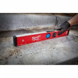 Milwaukee 24 in. Redstick Digital Box Level with PINPOINT Technology & 700 Lumen LED Flashlight Kit thumbnail 6